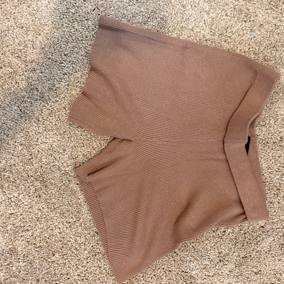 High Waist Tan Ribbed Women's Shorts Style Addict - Picture 3 of 3